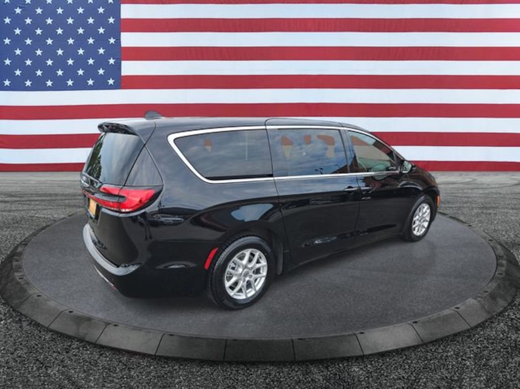 Certified 2025 Chrysler Pacifica Select Minivan/Van