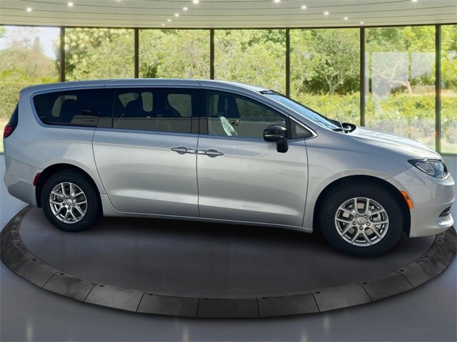 2026 Chrysler Voyager LX photo 2