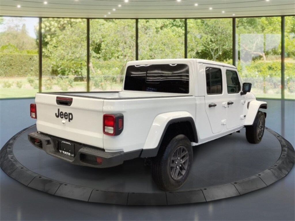 New 2025 Jeep Gladiator Sport S Pickup