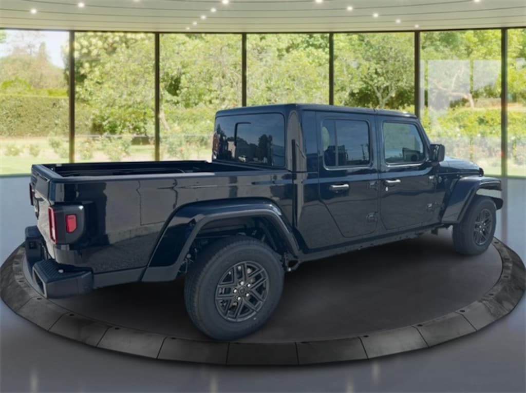 New 2025 Jeep Gladiator Sport Pickup