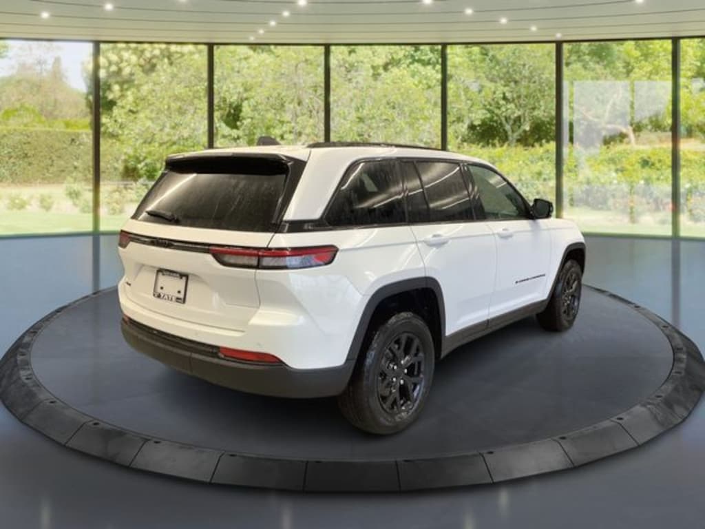 New 2025 Jeep Grand Cherokee Altitude X Sport Utility