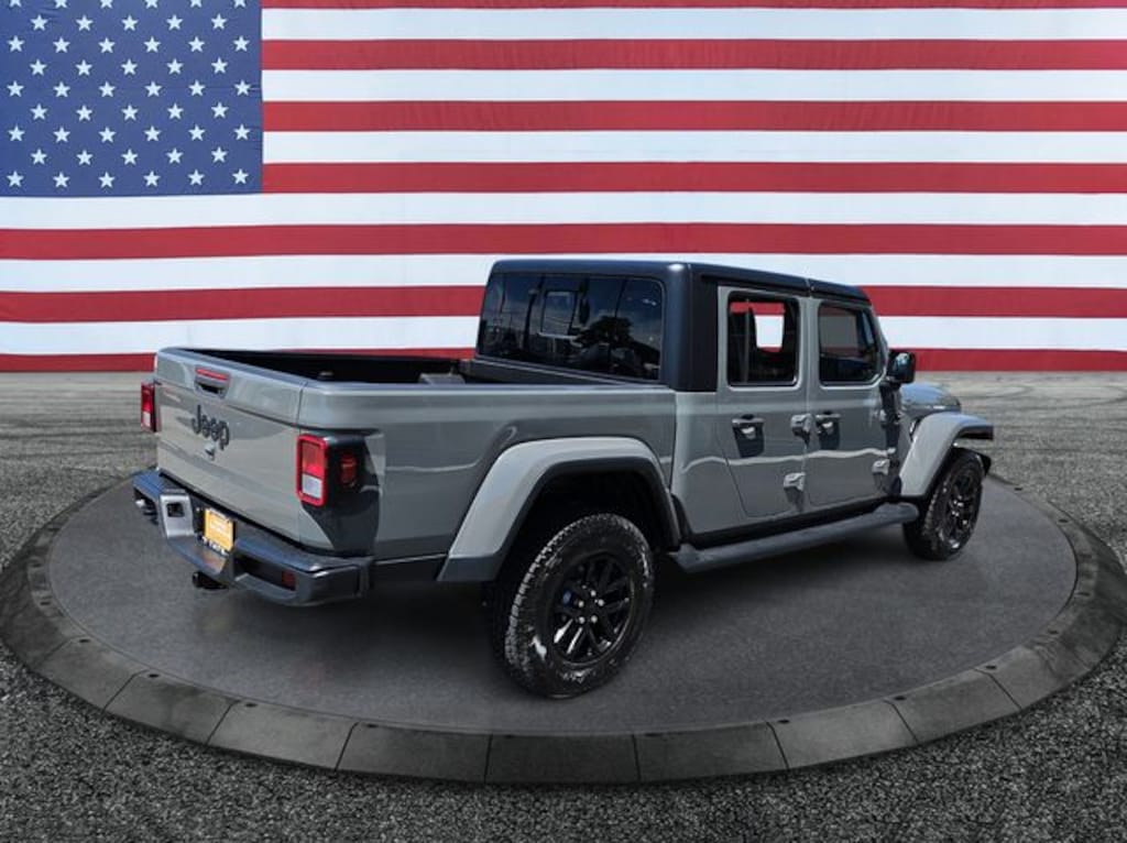 Used 2022 Jeep Gladiator Sport Truck