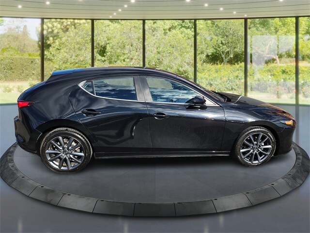 2023 Mazda Mazda3 2.5 s Preferred Hatchback photo 2