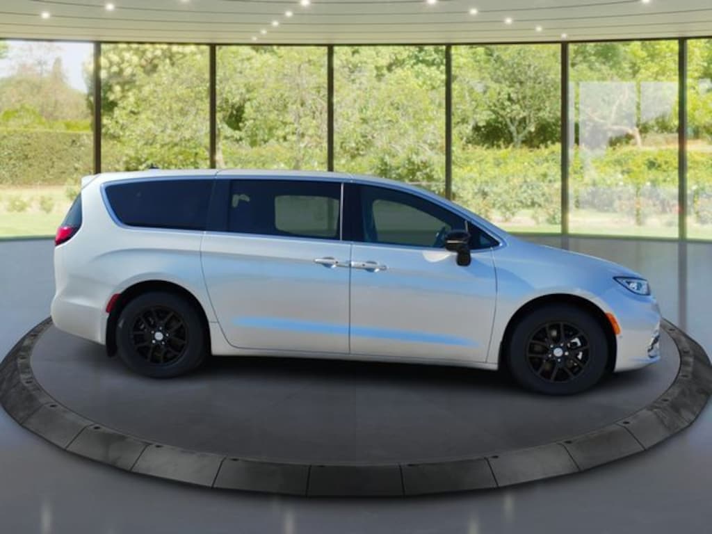 New 2026 Chrysler Pacifica Select Passenger Van