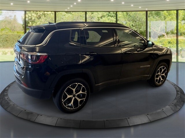 2026 Jeep Compass Limited Altitude photo 3