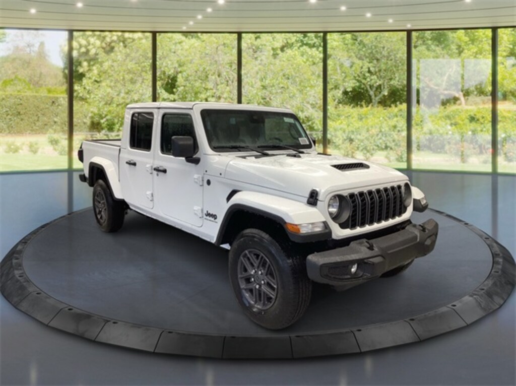 New 2025 Jeep Gladiator Sport S Pickup