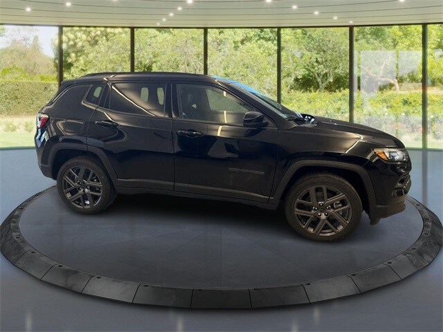 2026 Jeep Compass Limited Altitude photo 2