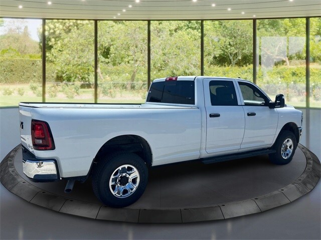 2025 Ram 2500 Tradesman photo 2