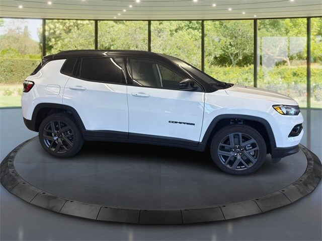 2026 Jeep Compass Limited Altitude photo 2