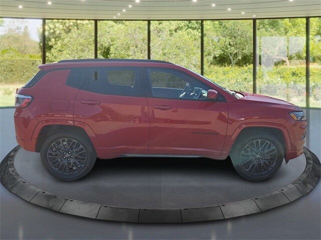 2023 Jeep Compass Red Edition photo 2