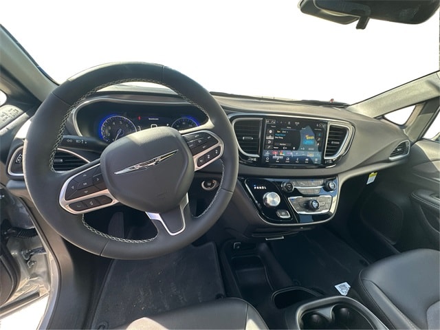 2026 Chrysler Voyager LX photo 4