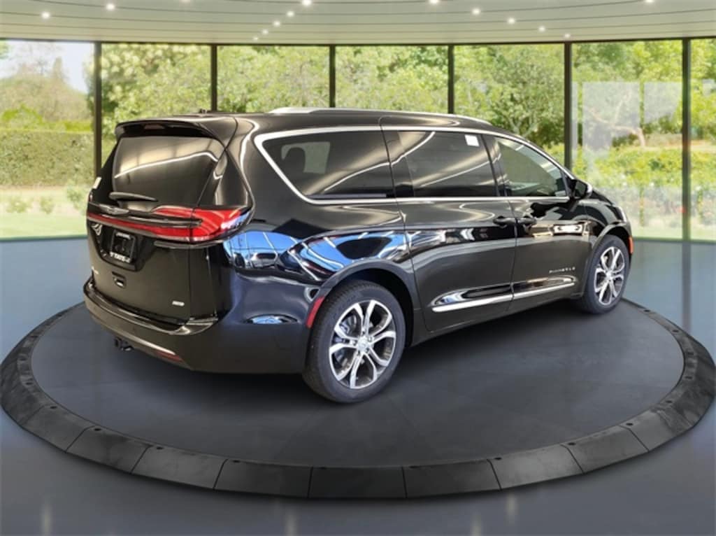 New 2026 Chrysler Pacifica Pinnacle Passenger Van