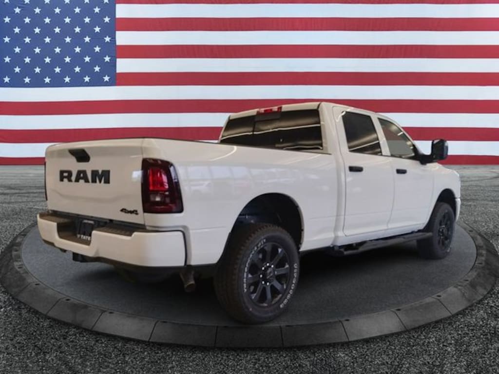 New 2026 Ram 2500 BLACK EXPRESS CREW CAB 4X4 6'4 BOX Pickup