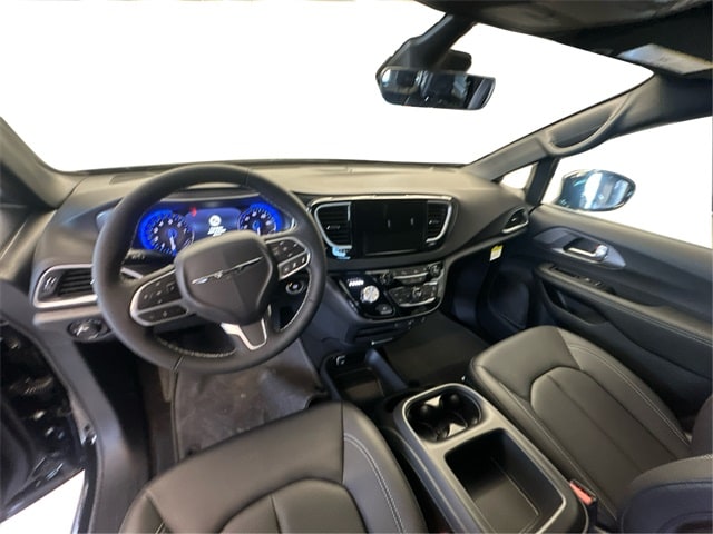 2026 Chrysler Voyager LX photo 4