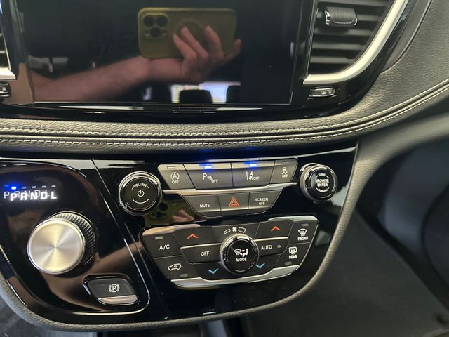 2026 Chrysler Pacifica Select - Photo 16
