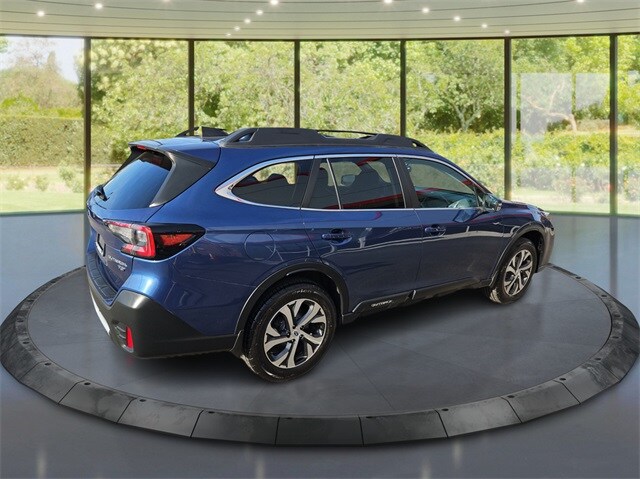2022 Subaru Outback Limited XT photo 3