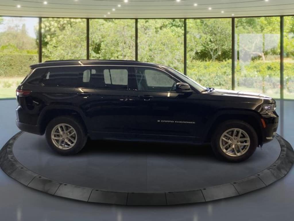 New 2025 Jeep Grand Cherokee L Laredo Sport Utility
