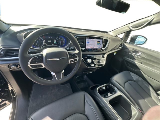 2026 Chrysler Voyager LX photo 4