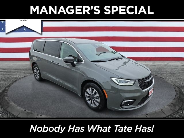 2023 Chrysler Pacifica Hybrid Touring L Hybrid's photo