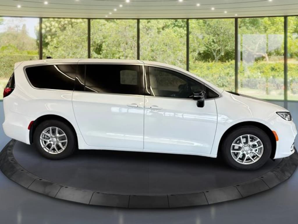 New 2026 Chrysler Pacifica Select Passenger Van