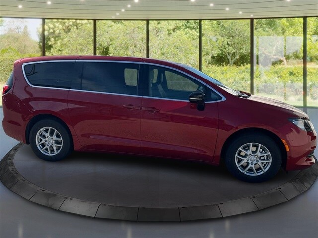 2026 Chrysler Voyager LX photo 2