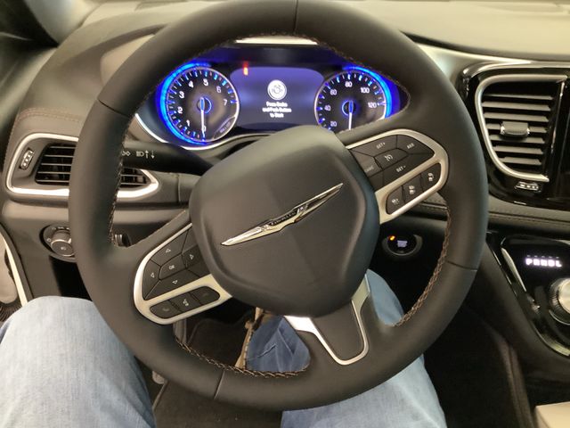 2026 Chrysler Pacifica Pinnacle - Photo 17