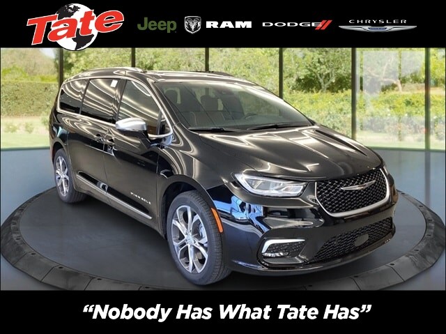 2026 Chrysler Pacifica Pinnacle's photo