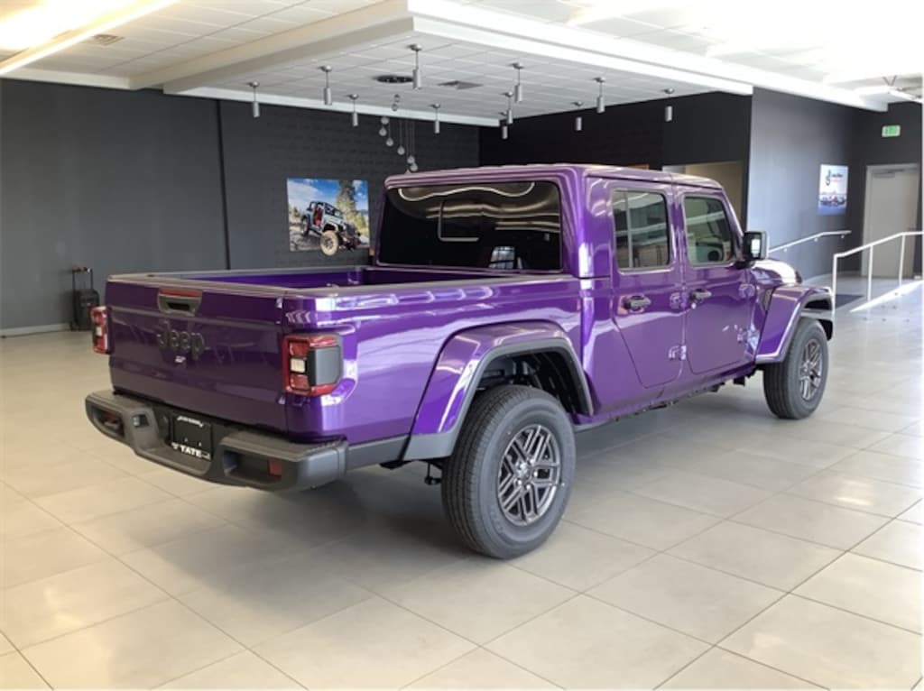New 2026 Jeep Gladiator Sport S Pickup