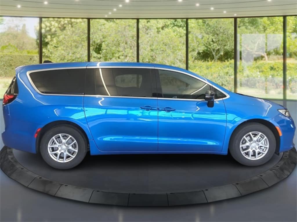 New 2026 Chrysler Pacifica Select Passenger Van
