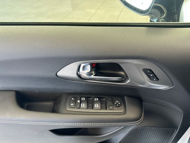 2026 Chrysler Pacifica Select - Photo 18