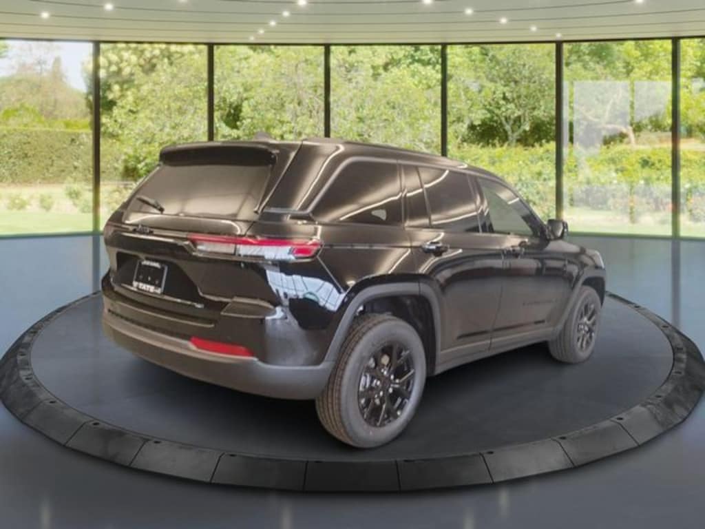 New 2026 Jeep Grand Cherokee Altitude Sport Utility