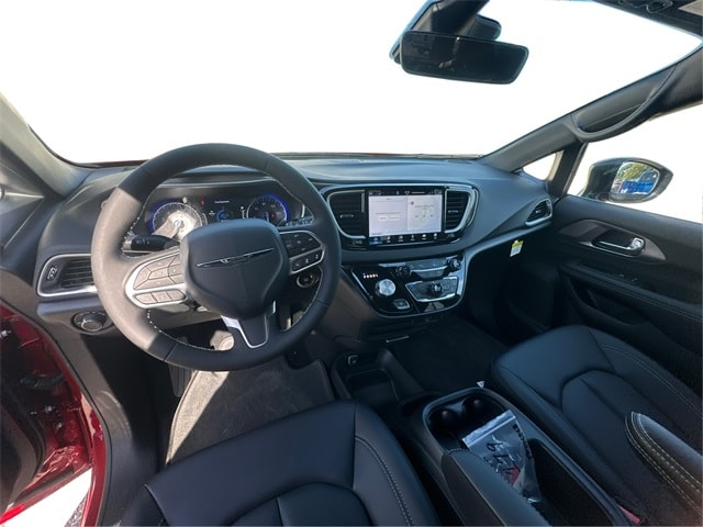 2026 Chrysler Voyager LX photo 4