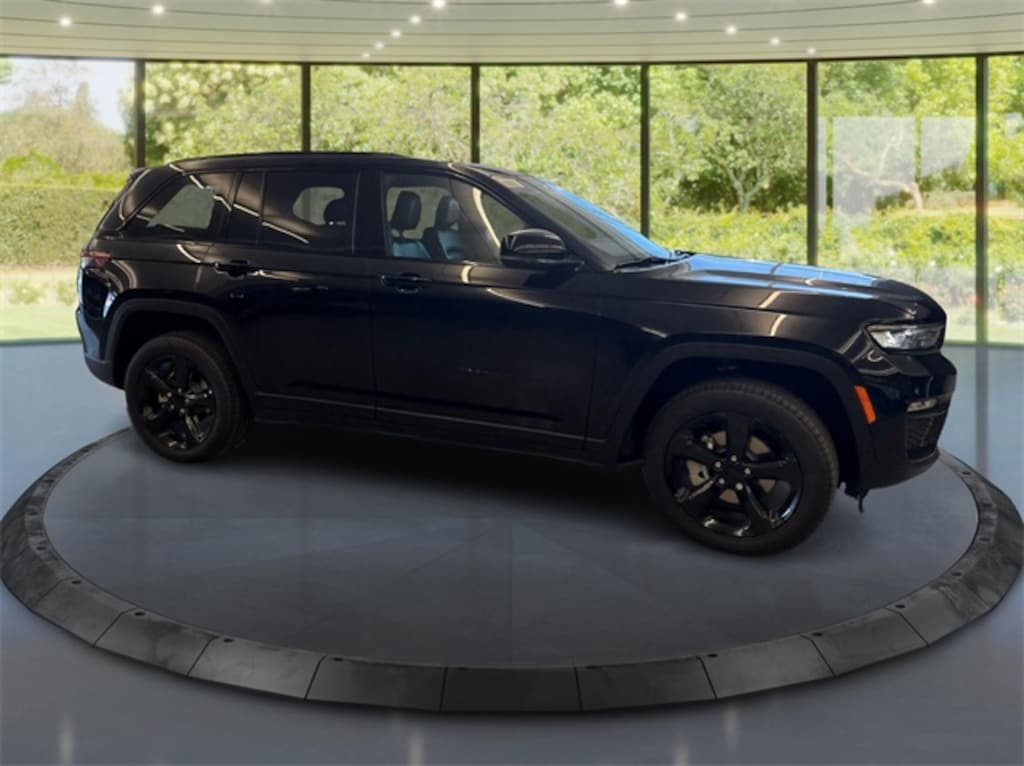 New 2025 Jeep Grand Cherokee Limited Sport Utility
