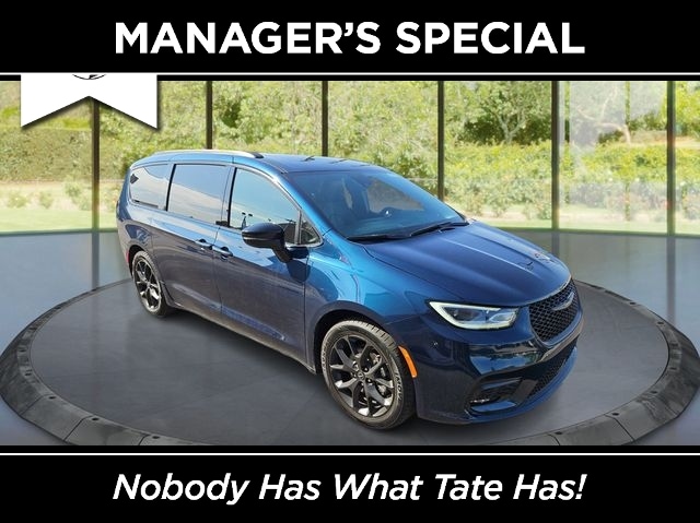 2025 Chrysler Pacifica Limited's photo