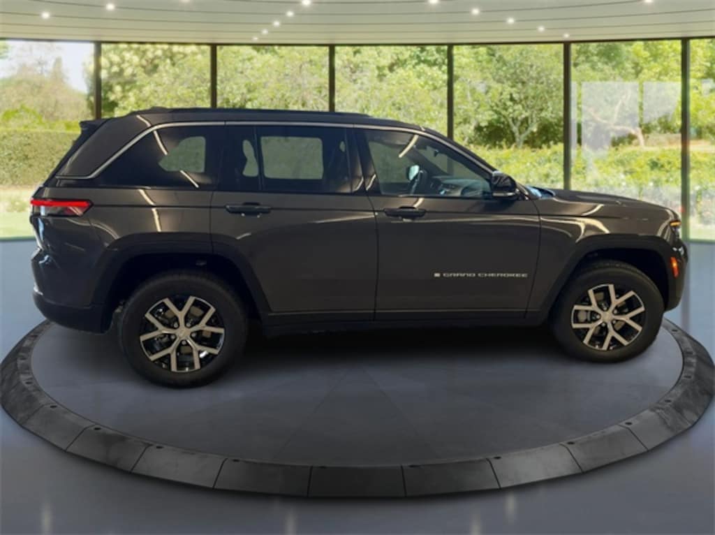 New 2025 Jeep Grand Cherokee Limited Sport Utility