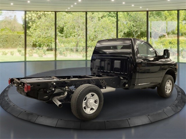 2023 Ram 3500 Tradesman photo 2