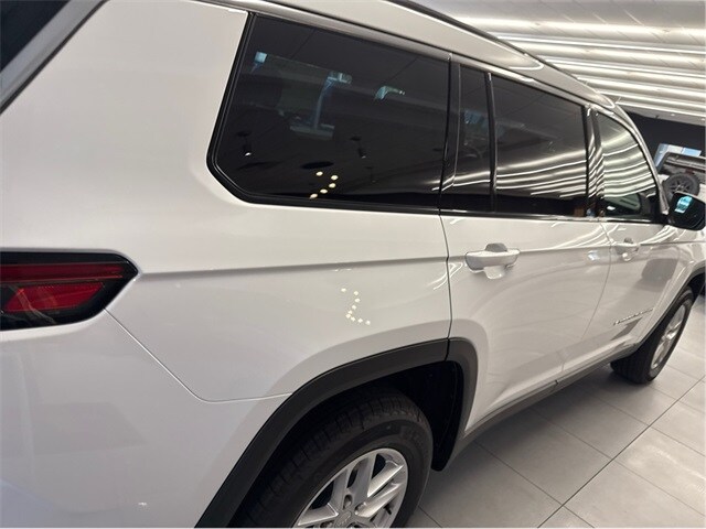 2025 Jeep Grand Cherokee Laredo photo 3