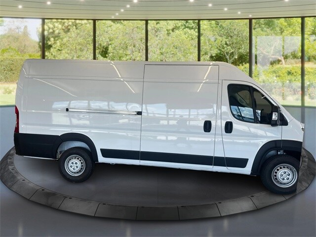 2025 Ram ProMaster 3500 Cargo Van photo 3