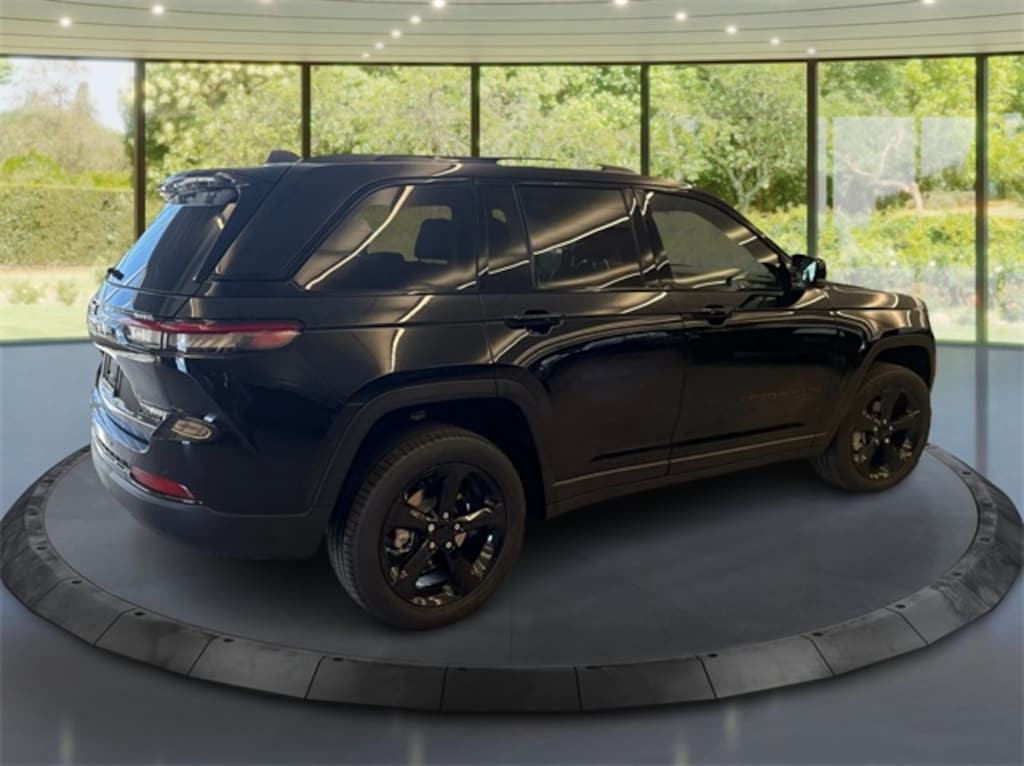 New 2025 Jeep Grand Cherokee Limited Sport Utility