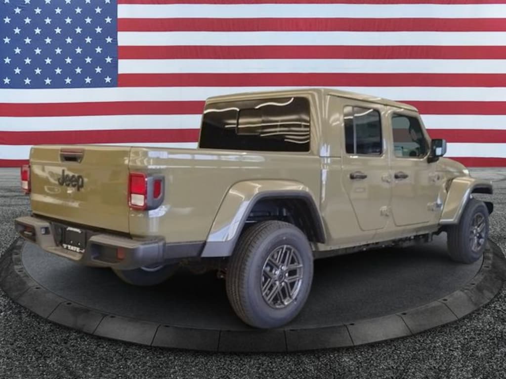 New 2026 Jeep Gladiator Sport S Pickup