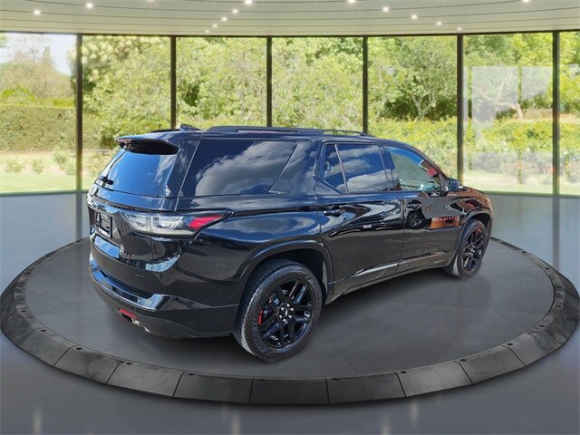 2021 Chevrolet Traverse Premier photo 3