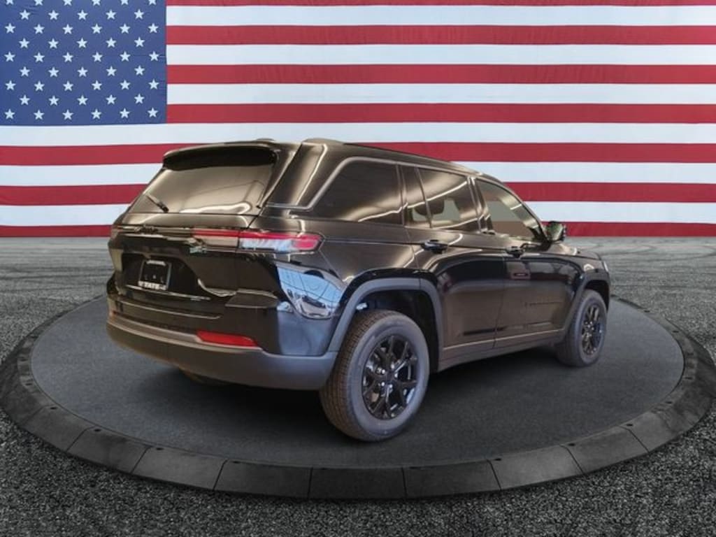 New 2026 Jeep Grand Cherokee Laredo Altitude Sport Utility