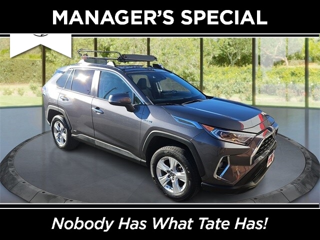 2021 Toyota RAV4 XLE's photo