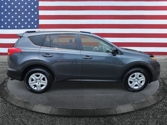 Used 2015 Toyota RAV4 LE with VIN JTMBFREV5FD137386 for sale in Glen Burnie, MD