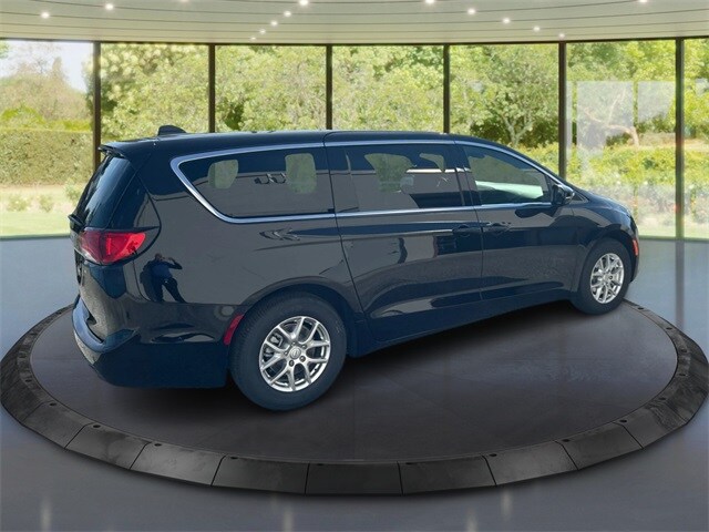2026 Chrysler Voyager LX photo 2