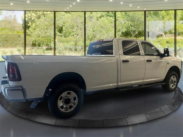 2025 Ram 2500 Tradesman photo 2