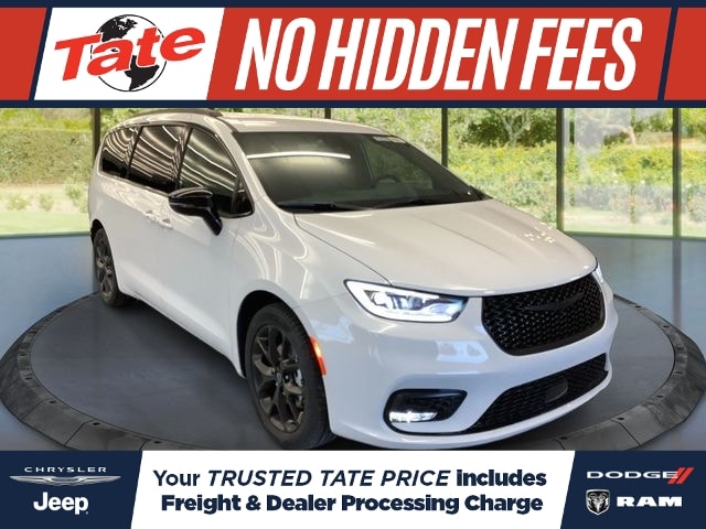 2026 Chrysler Pacifica Select's photo
