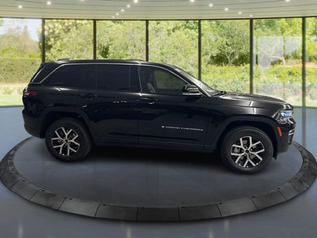 New 2025 Jeep Grand Cherokee Limited Sport Utility