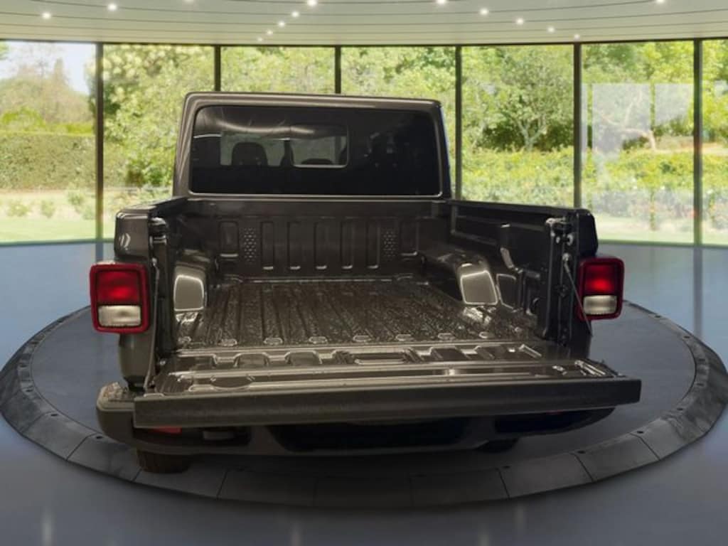 New 2025 Jeep Gladiator Sport S Pickup