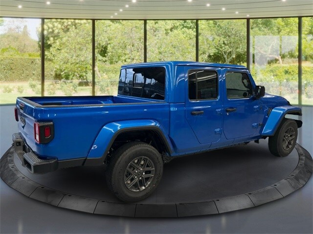 2025 Jeep Gladiator Sport S photo 3